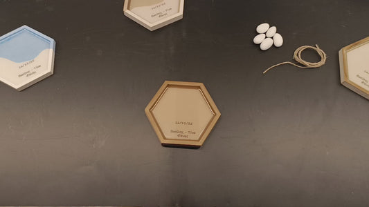 Εξάγωνο δισκάκι πολύχρωμο με αφιέρωση (Χρώμα: Baby Pink & Bronze)